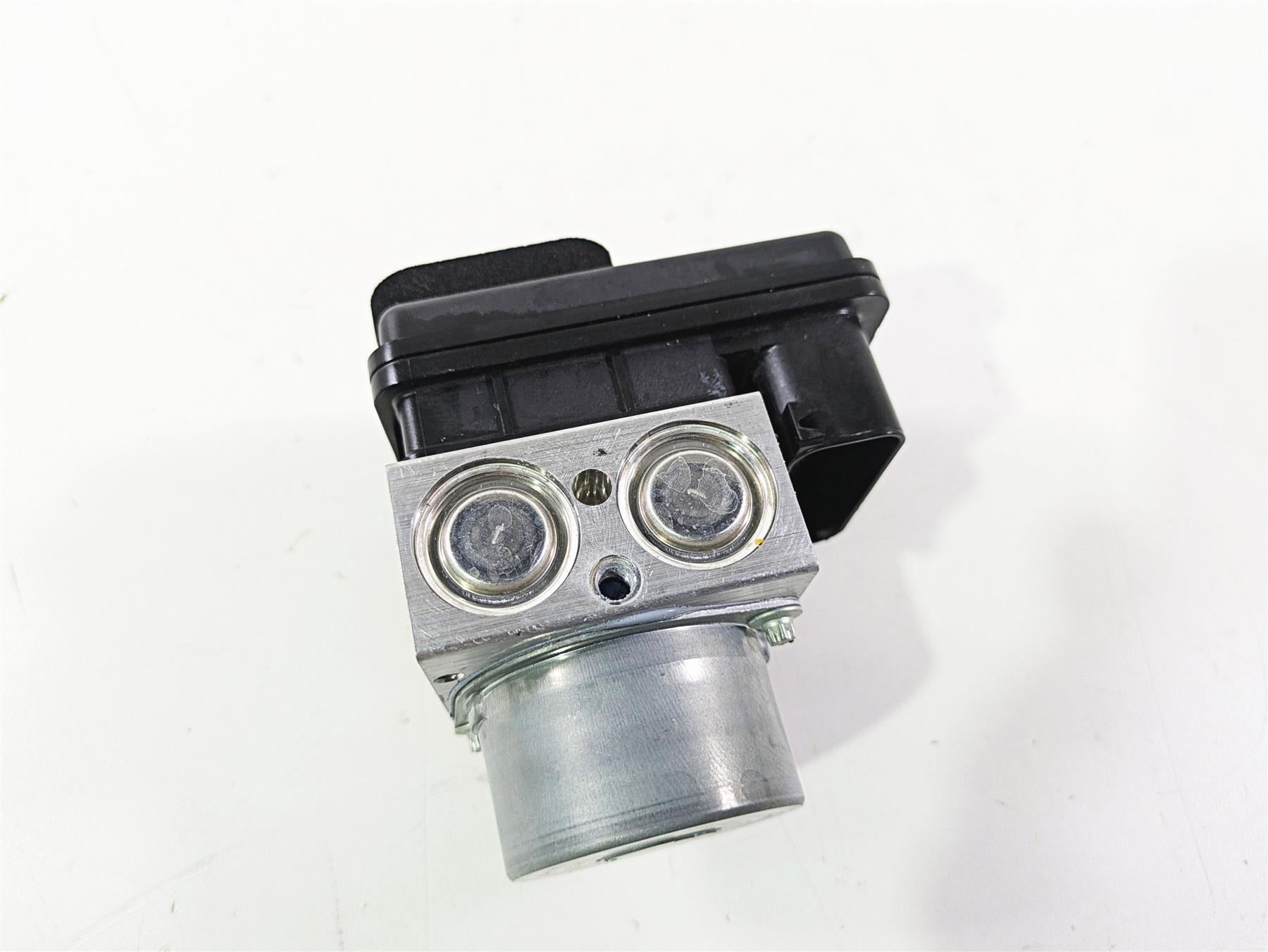 2023 Ducati Monster 937 SP Abs Brake Pump Unit Module 54241011A {{ shop.shopifyCountryName }} - Mototech271