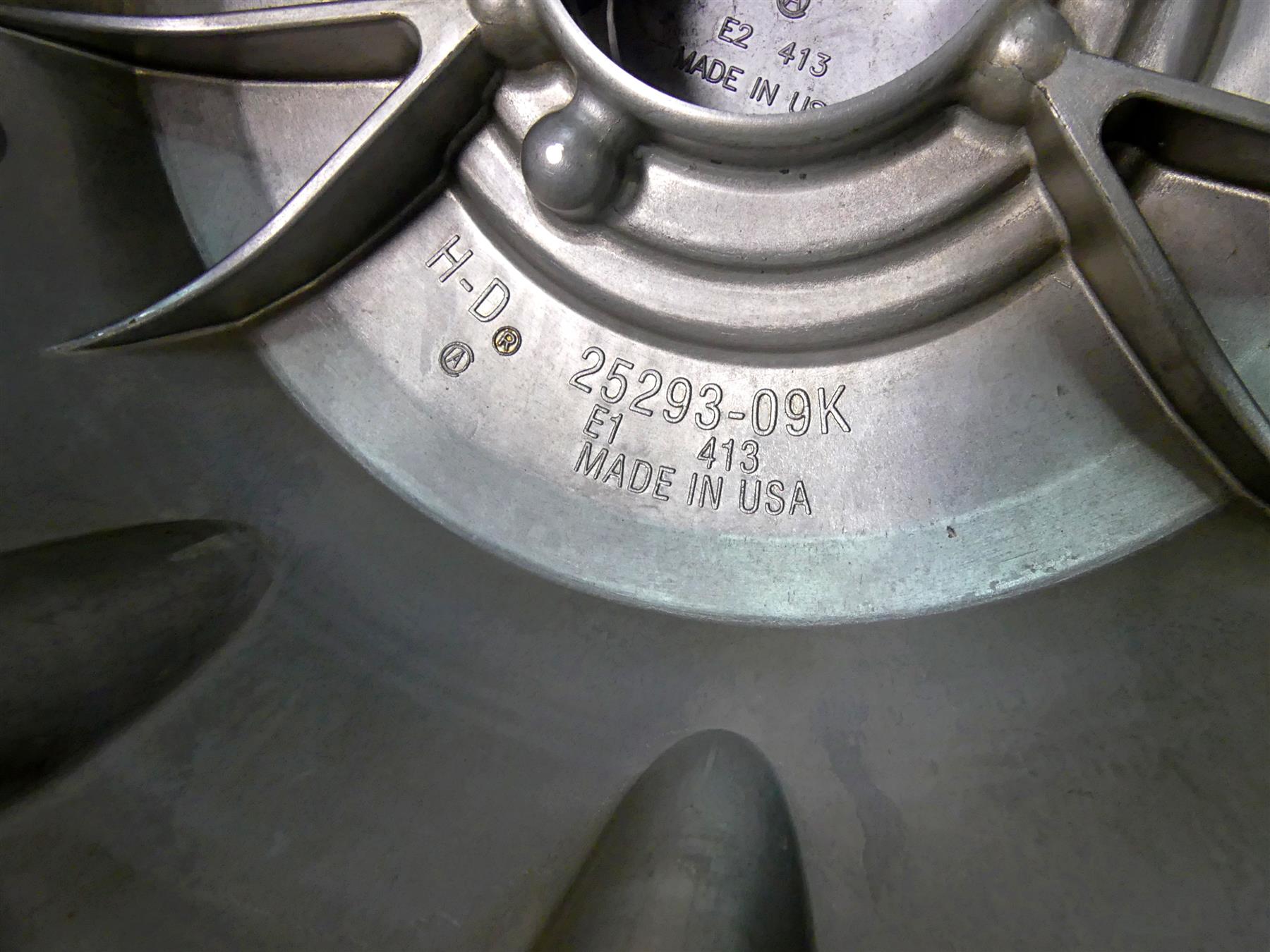 2013 Harley VRSCF Muscle Vrod Right Engine Clutch Side Cover 25293-09K {{ shop.shopifyCountryName }} - Mototech271