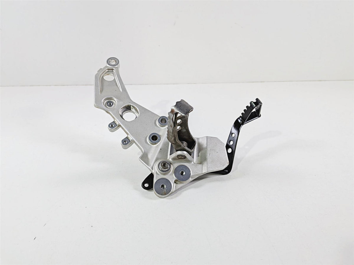 2023 BMW F850GS K81 Front Right Foot Peg & Brake Pedal 46718393176 35218357747 {{ shop.shopifyCountryName }} - Mototech271