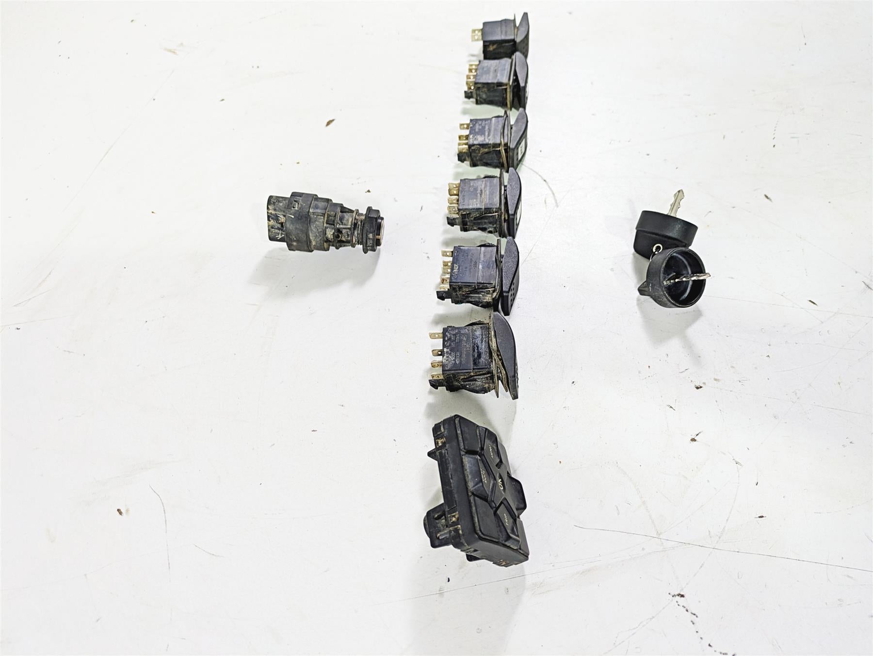 2022 Can-Am Defender XMR HD10 Ignition Switch Key Light Awd Switch Set 710007324 {{ shop.shopifyCountryName }} - Mototech271