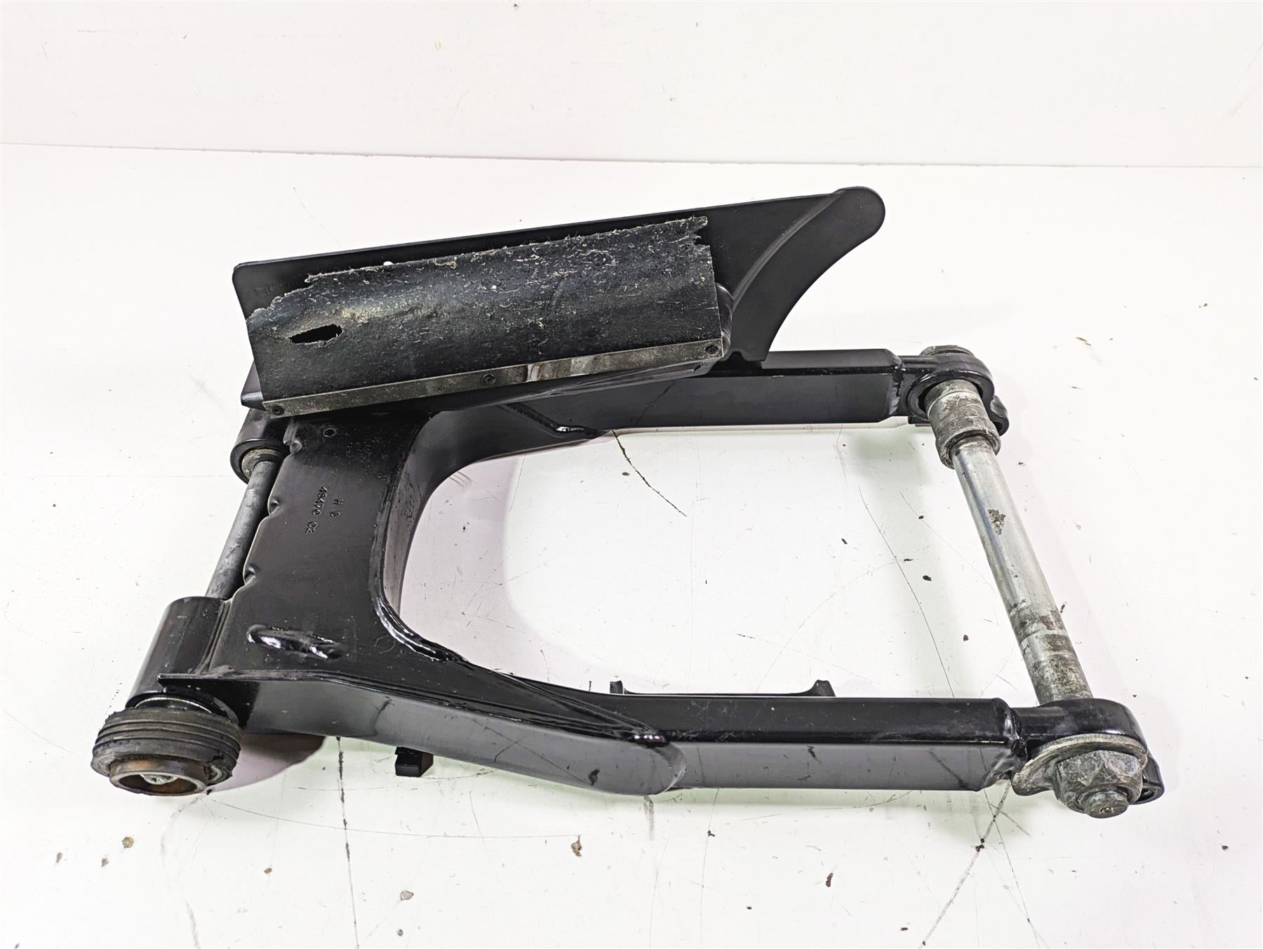 2003 Harley Touring FLHTCUI E-Glide 100th Swingarm Swing Arm 47549-02A 45470-02 | Mototech271