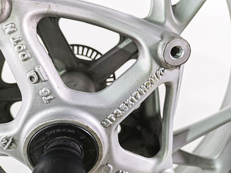 2014 BMW R1200 RT RTW K52 Straight 17x3.5 Front Wheel Rim 36318538086 {{ shop.shopifyCountryName }} - Mototech271