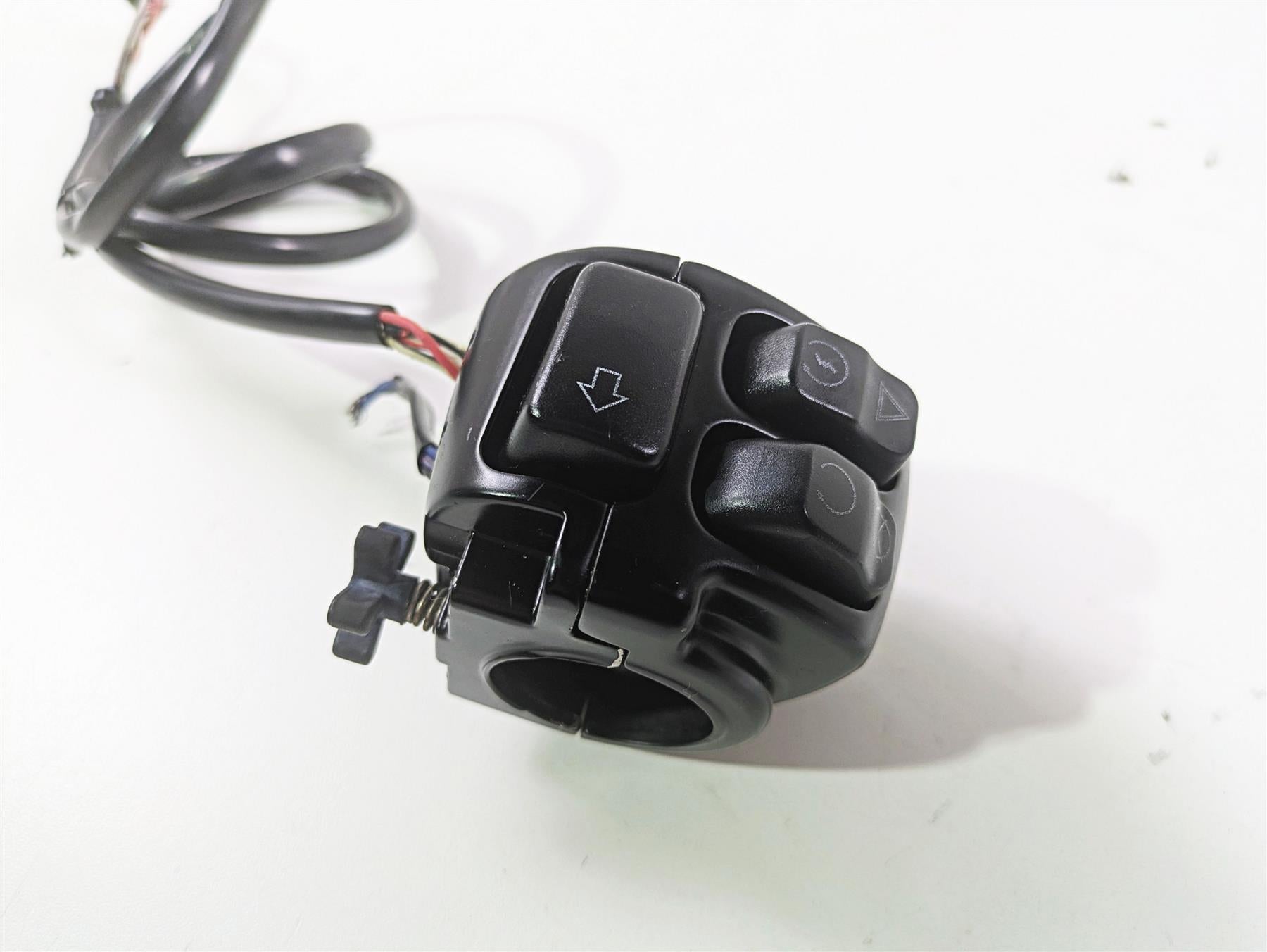 2016 Harley FXDF Dyna Fat Bob Right Start Stop Control Switch - Read 71500360 {{ shop.shopifyCountryName }} - Mototech271