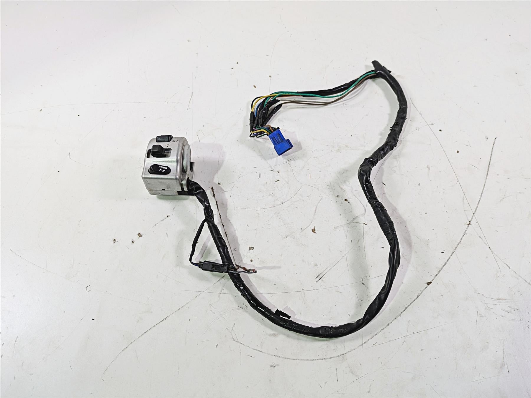 2004 Victory Kingpin Left Hand Turn Signal Control Switch - For Parts 4010775 {{ shop.shopifyCountryName }} - Mototech271