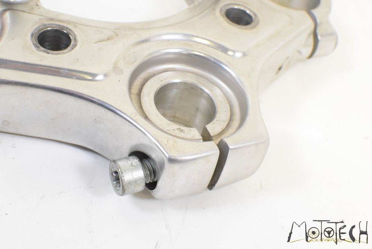 2008 Harley Sportster XL1200 LOW Upper Triple Tree Steering Clamp 45966-04 {{ shop.shopifyCountryName }} - Mototech271