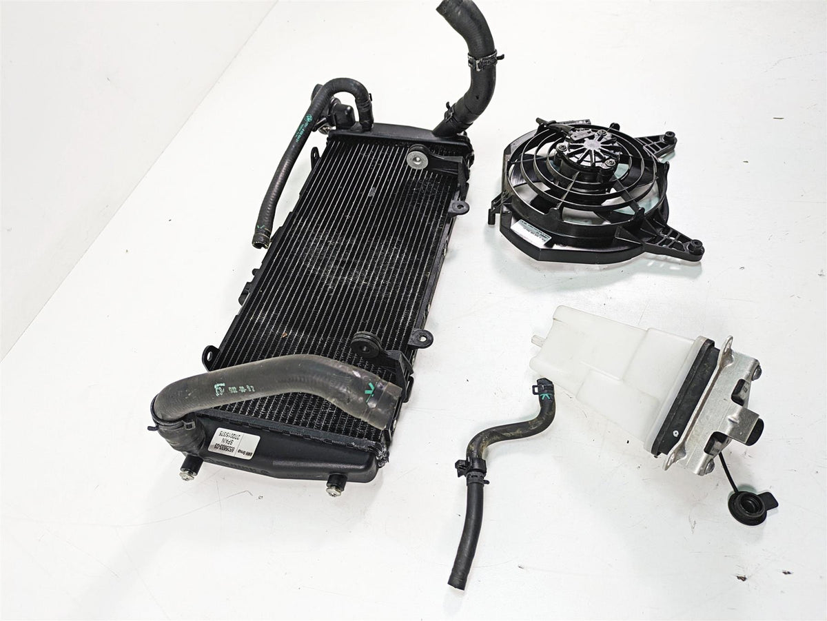 2016 BMW R1200R K53 Radiator Fan Reservoir Hoses Set - No Leaks 17118525833 {{ shop.shopifyCountryName }} - Mototech271