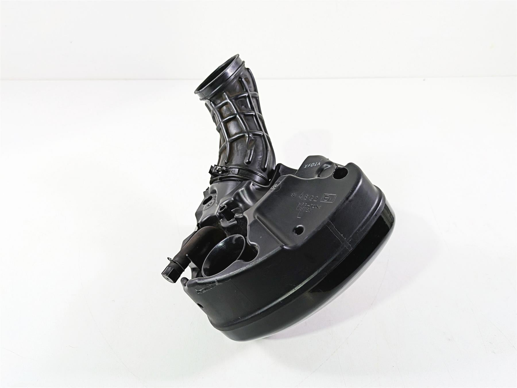2016 Suzuki M109R VZR1800 Boulevard Left Air Cleaner Filter - Read 13702-48G40 {{ shop.shopifyCountryName }} - Mototech271