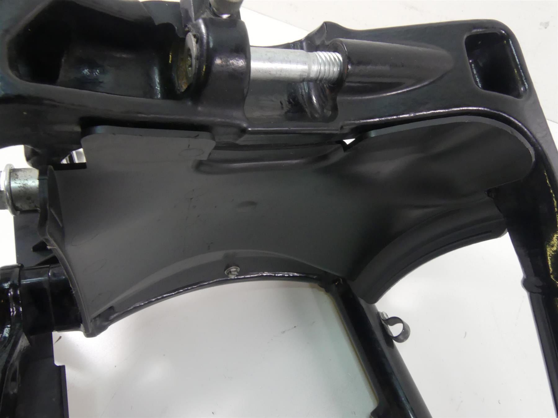 2020 Harley Softail FXBB Street Bob Swingarm Swing Arm + Axle & Guards 47400099 {{ shop.shopifyCountryName }} - Mototech271