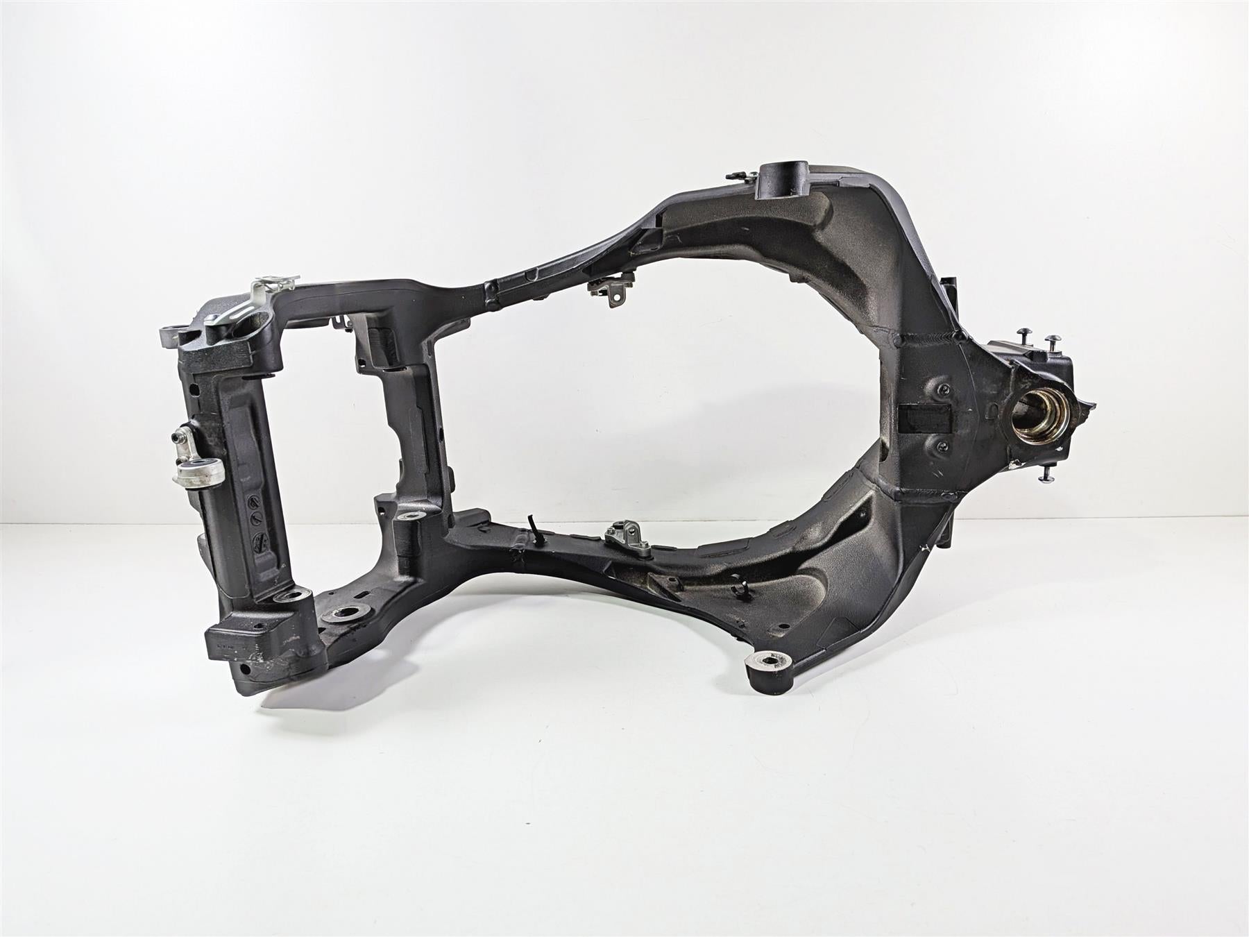 2016 Yamaha YZF R1 RN32 Main Frame Chassis - Damage - With Wisconsin Clear Title With Salvage History 2CR-21110-00-00 {{ shop.shopifyCountryName }} - Mototech271