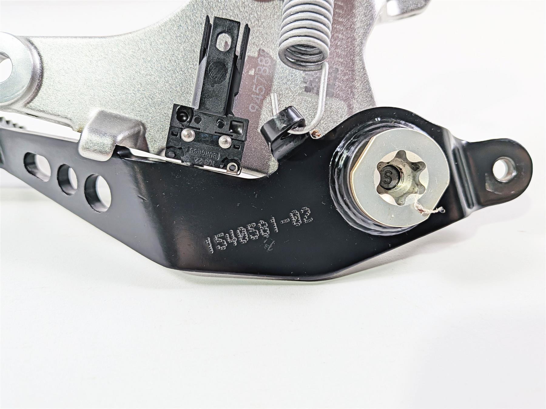 2023 BMW R nineT Scrambler K23 Right Footpeg & Brake Pedal 46719457888 {{ shop.shopifyCountryName }} - Mototech271