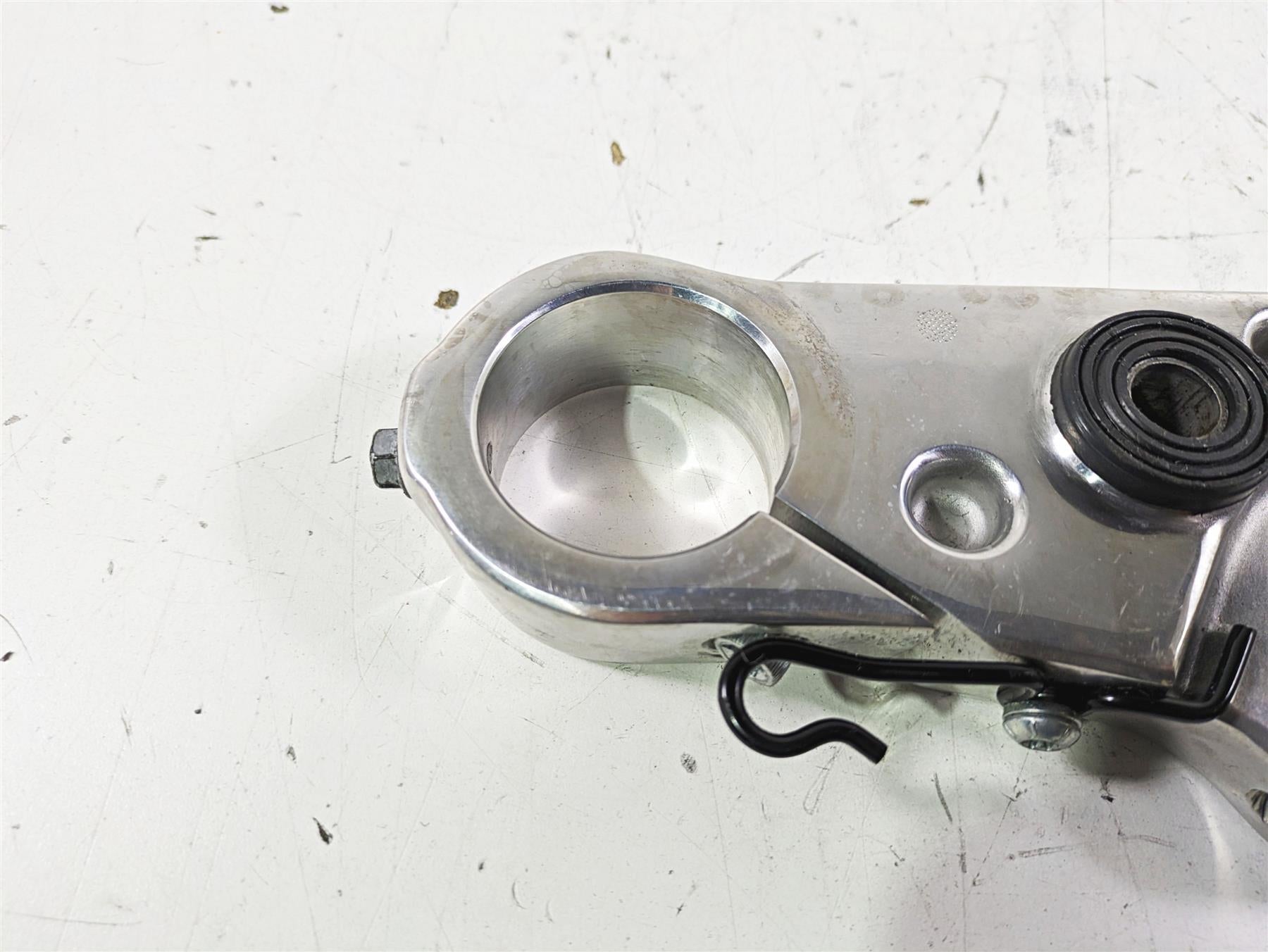 2021 Harley Softail FLSL Slim Upper Triple Tree Steering Clamp 45900144 {{ shop.shopifyCountryName }} - Mototech271