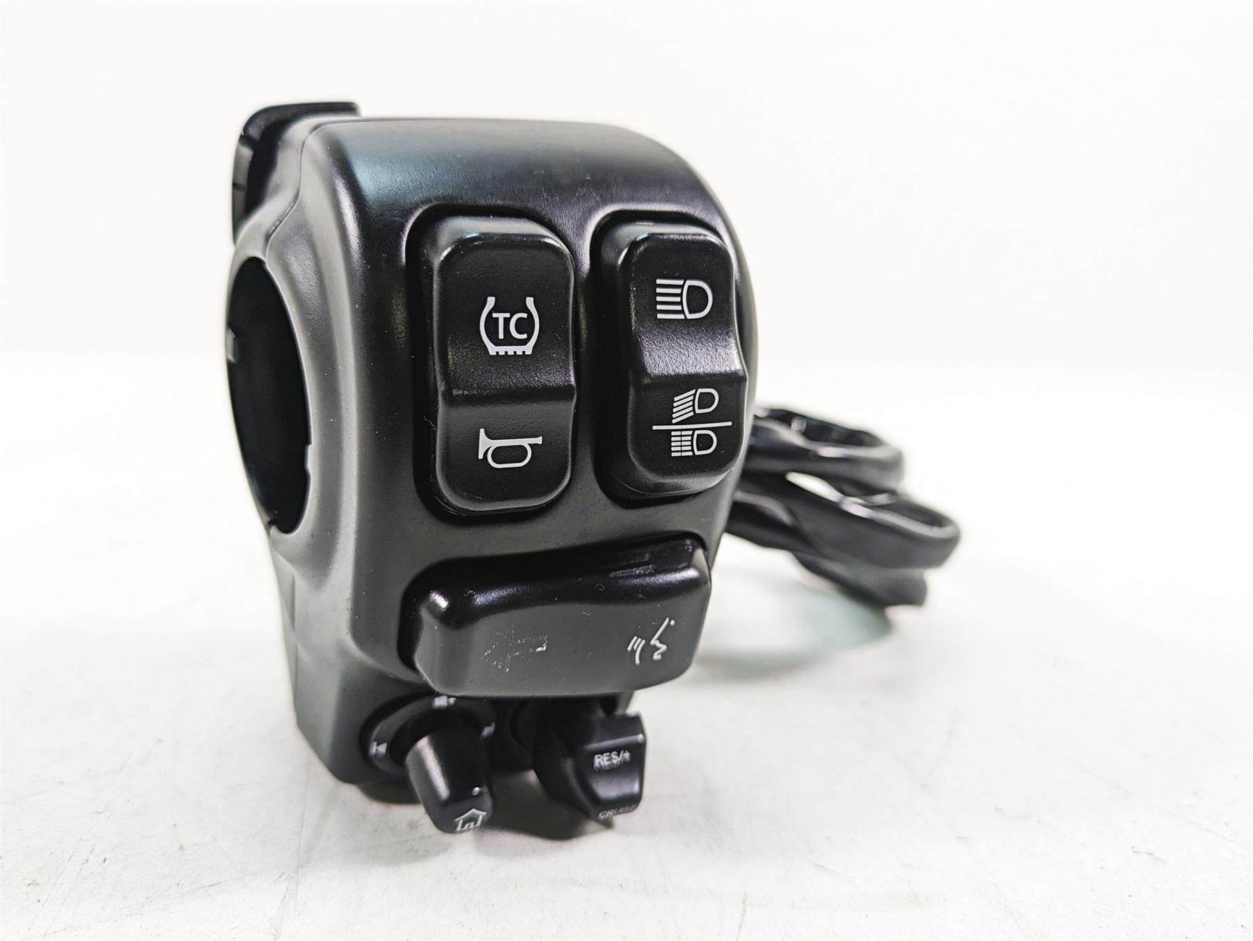 2020 Harley Touring FLHX Street Glide Left Hand Traction Control Switch 71500128