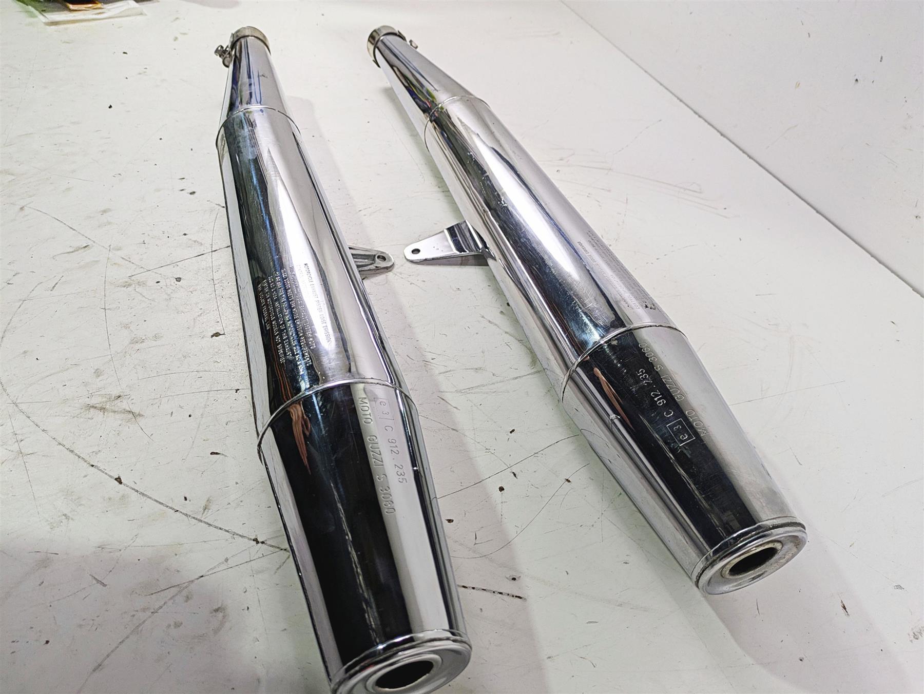 1998 Moto Guzzi California 1100 EV Oem Exhaust Muffler Set - Read GU17123062 {{ shop.shopifyCountryName }} - Mototech271