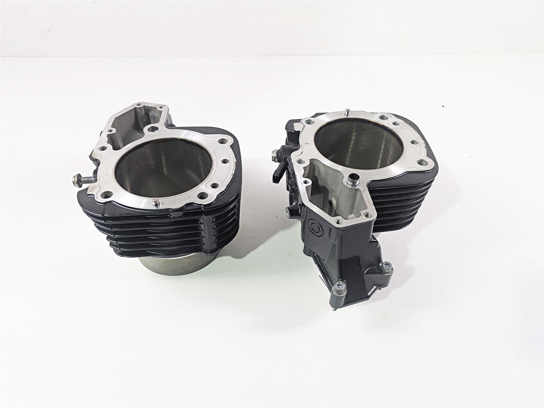 2022 BMW RnineT Pure K22 Left Right Piston Jug Barrel Cylinder Set 11117710477 {{ shop.shopifyCountryName }} - Mototech271