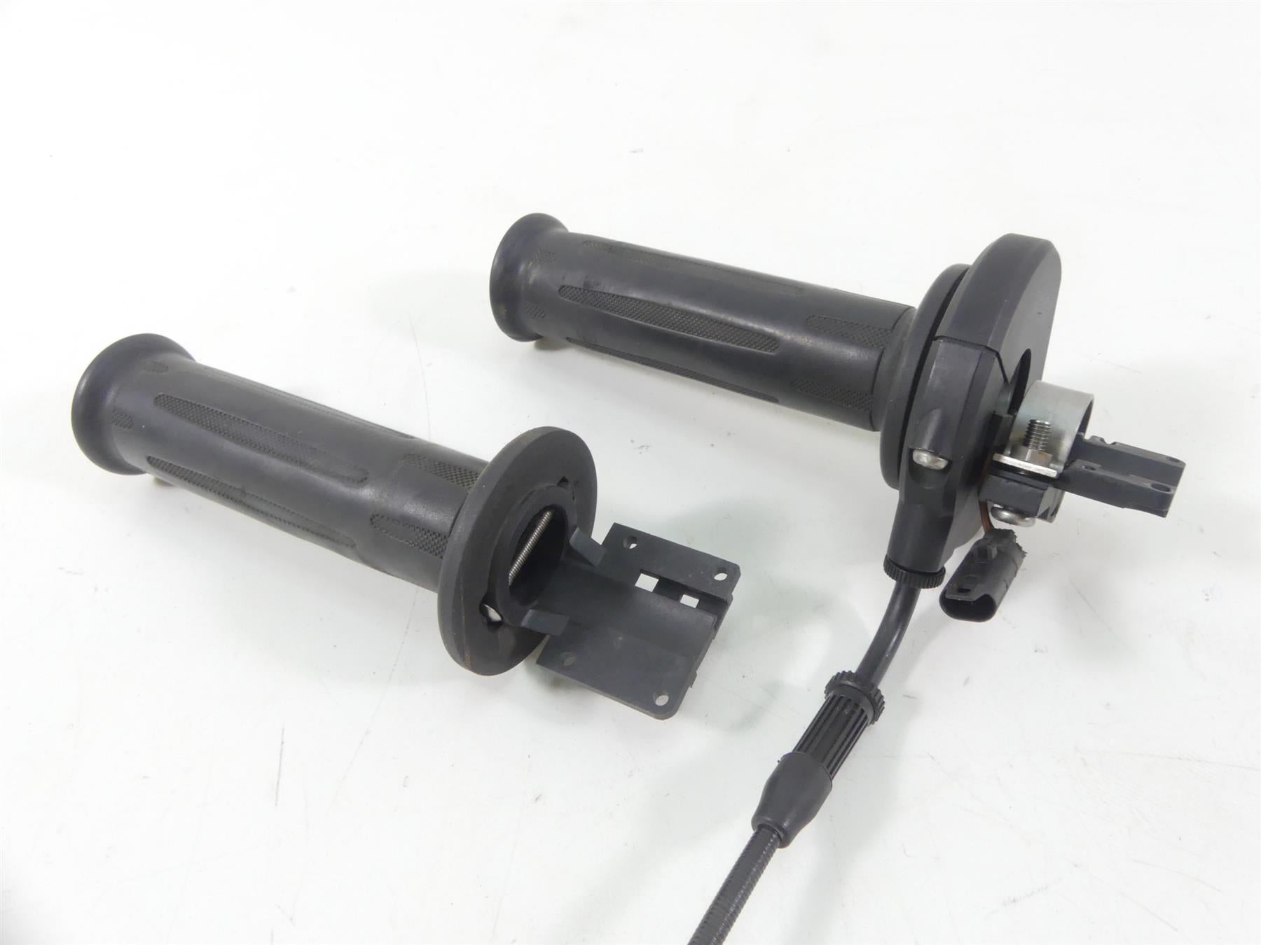 2009 BMW R1200GS K25 Right Control Switch Start Stop Heat Throttle 61317694982 {{ shop.shopifyCountryName }} - Mototech271