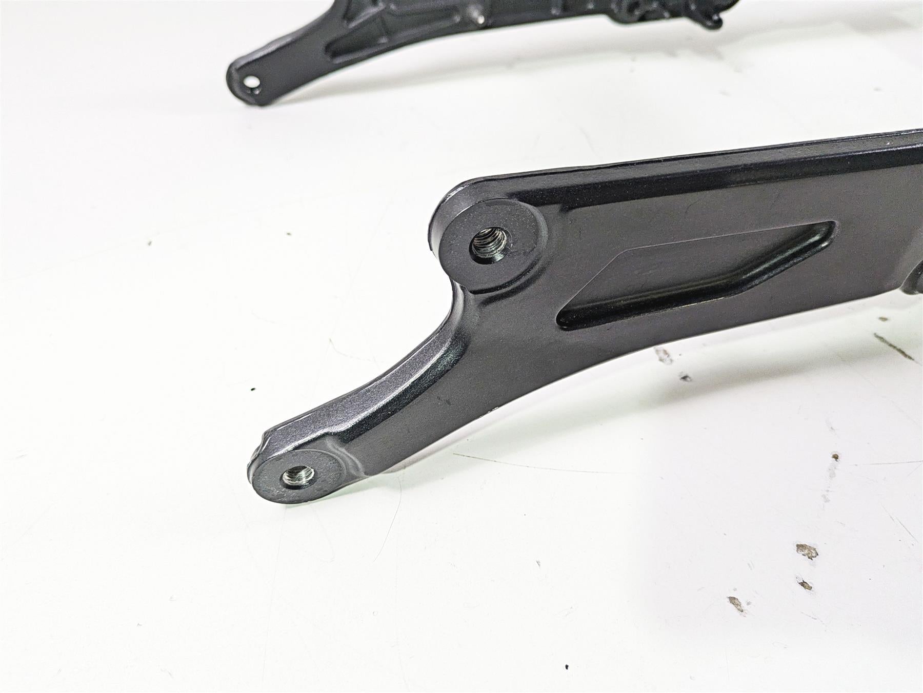 2005 Kawasaki ZX12R Ninja Straight Rear Subframe Sub Frame 32160