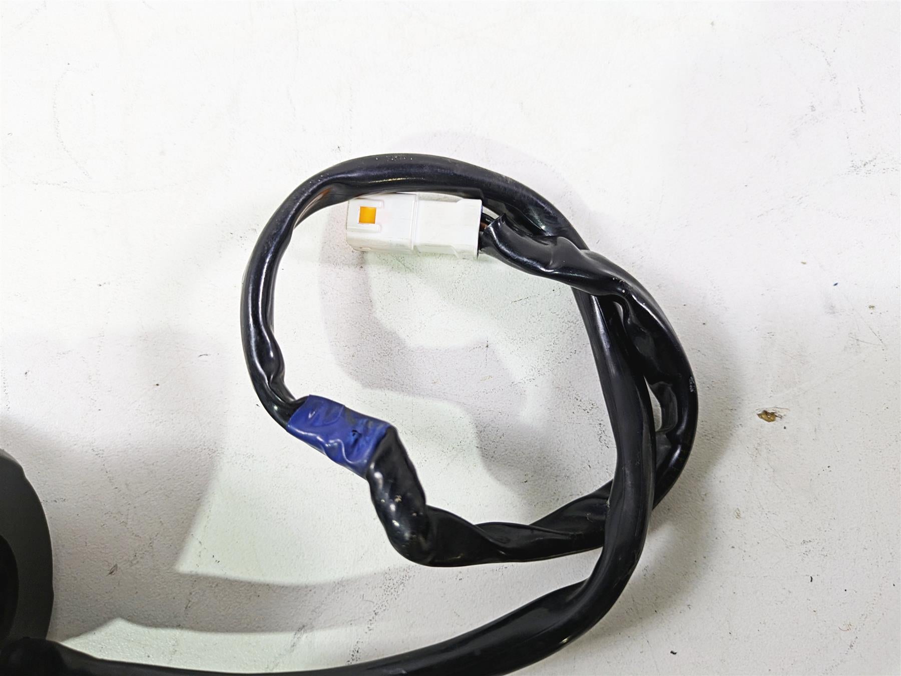 2013 Ducati Hyperstrada 821 Left Hand Control Switch Light Horn 65110141A {{ shop.shopifyCountryName }} - Mototech271