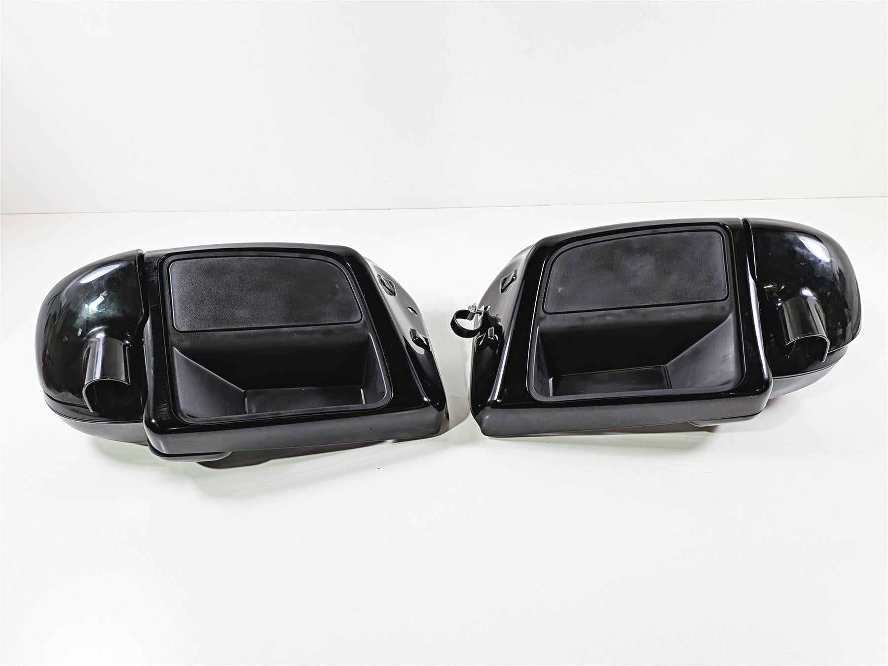 2017 Harley Touring FLHXS Street Glide Left Right Leg Fairing Set Speaker Holes {{ shop.shopifyCountryName }} - Mototech271