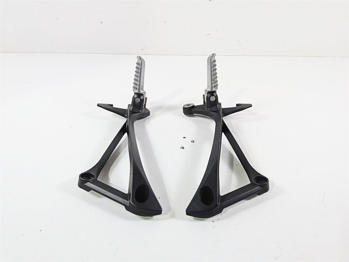 2022 Kawasaki ZX10R ZX1000 Ninja Passenger Foot Peg Rest Set 35063-0700-18R {{ shop.shopifyCountryName }} - Mototech271