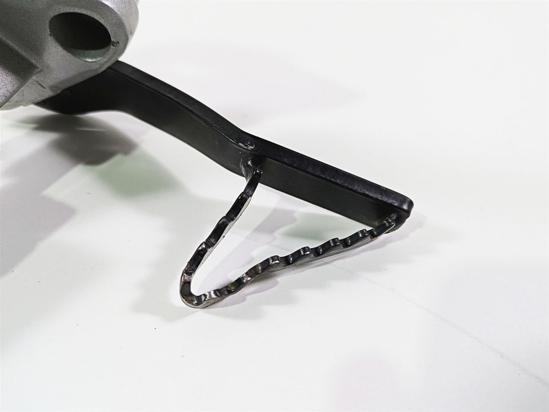 2015 Triumph Tiger Explorer XC Right Front Footpeg & Brake Pedal - Read T2080788 {{ shop.shopifyCountryName }} - Mototech271