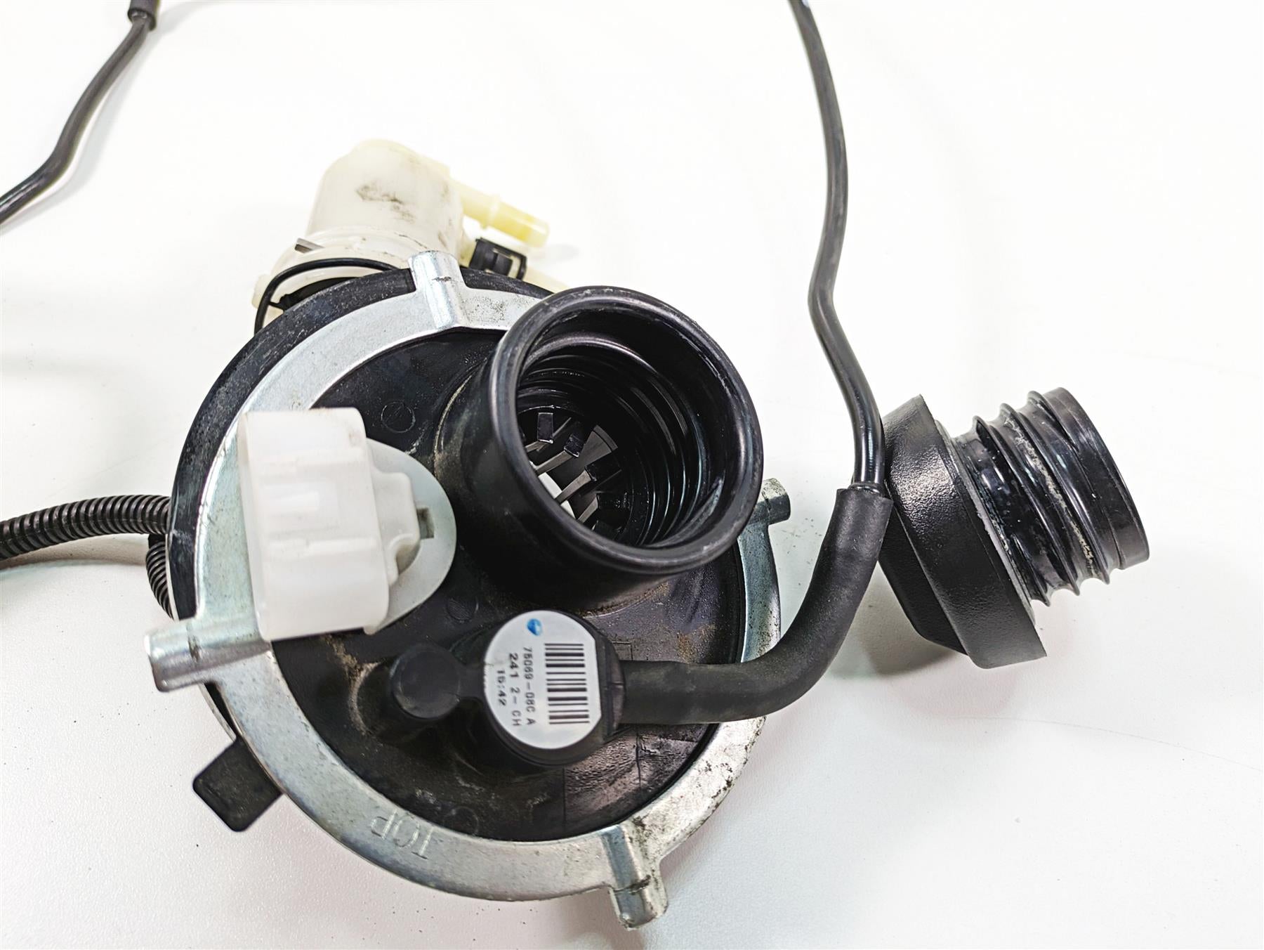 2013 Harley Touring FLHX Street Glide Fuel Gas Petrol Pump 62908-08 75069-08C {{ shop.shopifyCountryName }} - Mototech271