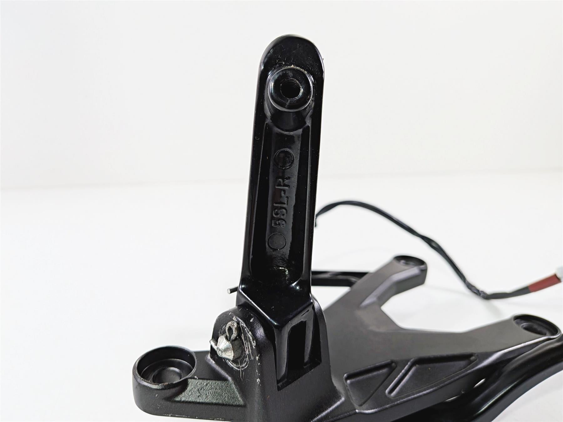 2016 Yamaha YZF R1 RN32 Front Right Foot Peg & Brake Pedal 2CR-27443-00-00 {{ shop.shopifyCountryName }} - Mototech271