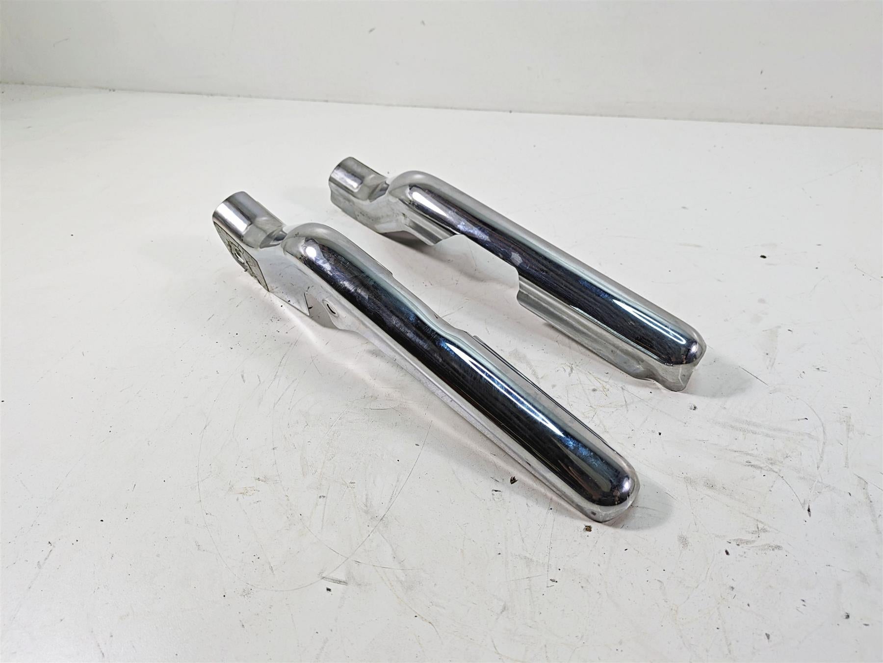 2005 Harley Touring FLHTCUI Electra Glide Rear Frame Chrome Struts 47502-97 {{ shop.shopifyCountryName }} - Mototech271