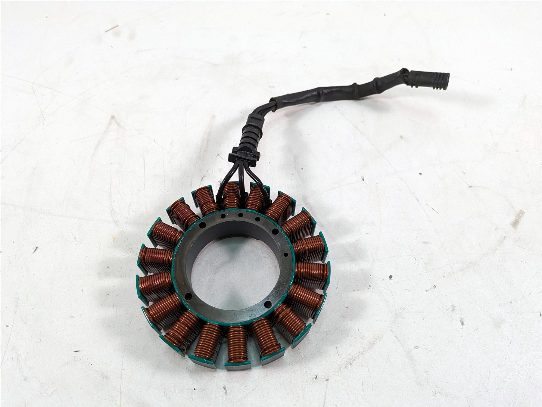 2006 Harley Touring FLHTCUI Electra Glide Stator Alternator Generator 29987-06D {{ shop.shopifyCountryName }} - Mototech271