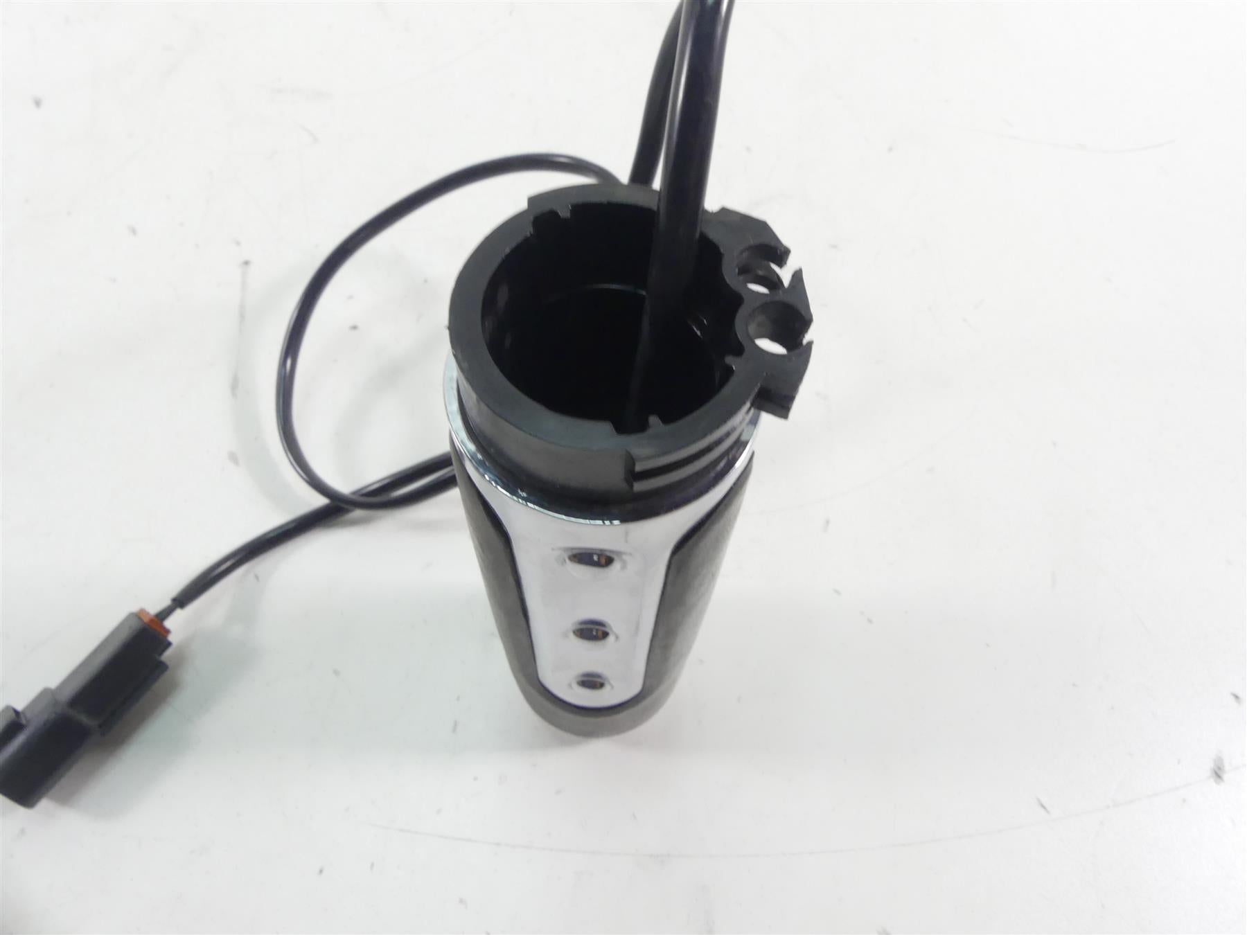 2007 Harley FLHTCU SE CVO Electra Glide Right Hand Heated Handle Grip 56955-07 {{ shop.shopifyCountryName }} - Mototech271