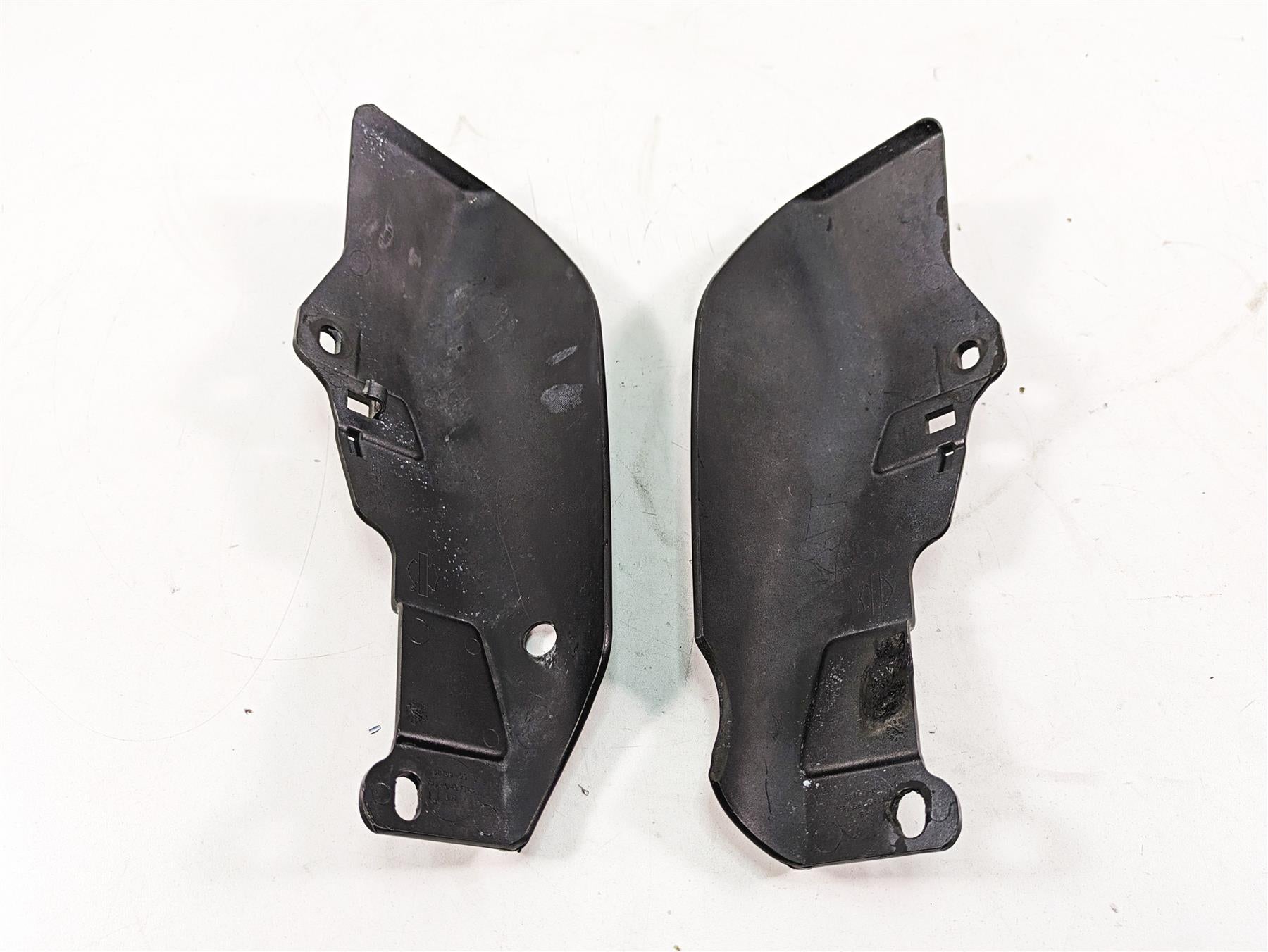 2011 Harley Touring FLTRU Road Glide Mid Frame Air Deflector Set -Read 58167-09 {{ shop.shopifyCountryName }} - Mototech271
