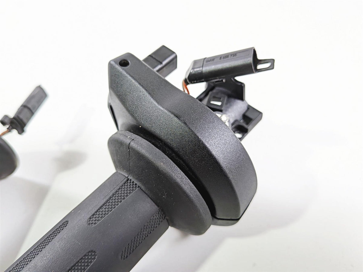 2023 BMW R1250RT RTP K52 Heated Left Right Hand Grip Set 61318549455 61318552124 {{ shop.shopifyCountryName }} - Mototech271