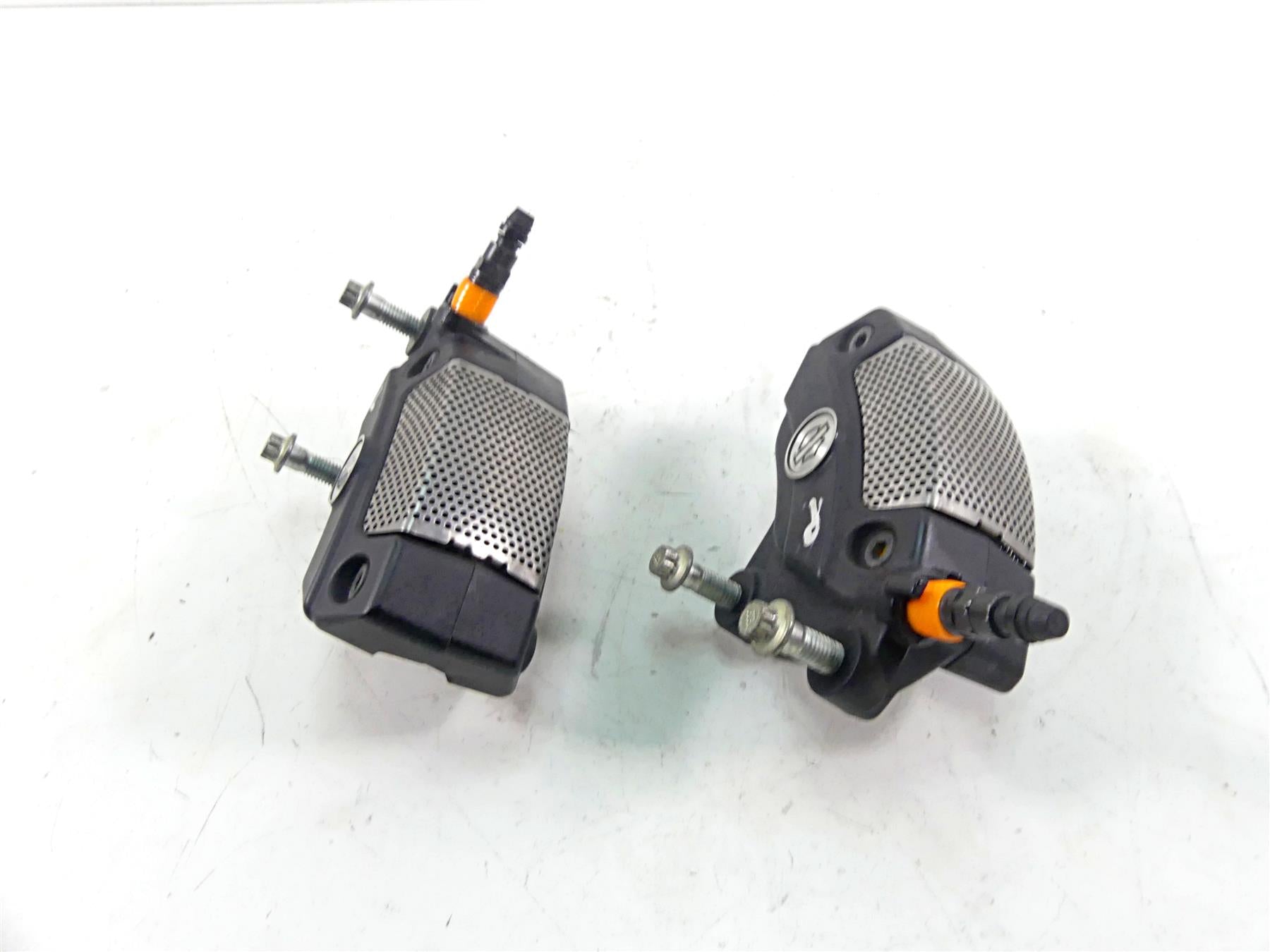 2008 Harley Touring FLHX Street Glide Front Brake Caliper Set 43027-08 44023-08 {{ shop.shopifyCountryName }} - Mototech271
