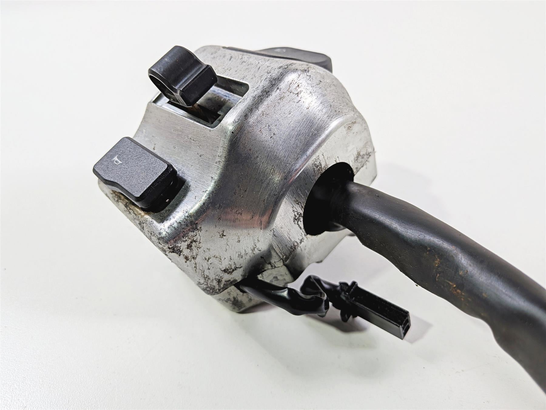 2012 Yamaha XV1900 Raider S Left Hand Control Switch Light Blinker 5C7-83972-10 {{ shop.shopifyCountryName }} - Mototech271