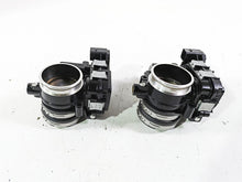 Load image into Gallery viewer, 2014 BMW R1200 RT RTW K52 Throttle Body Bodies Set 13548564959
