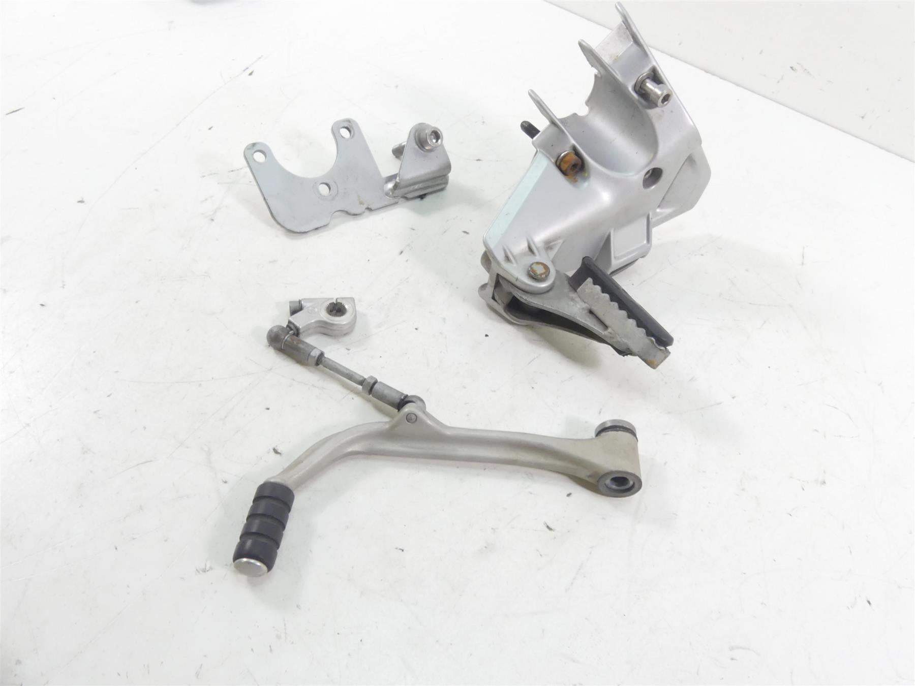 1999 BMW R1100 GS 259E Left Rider Footpeg Foot Peg & Shifter 46712314245 {{ shop.shopifyCountryName }} - Mototech271