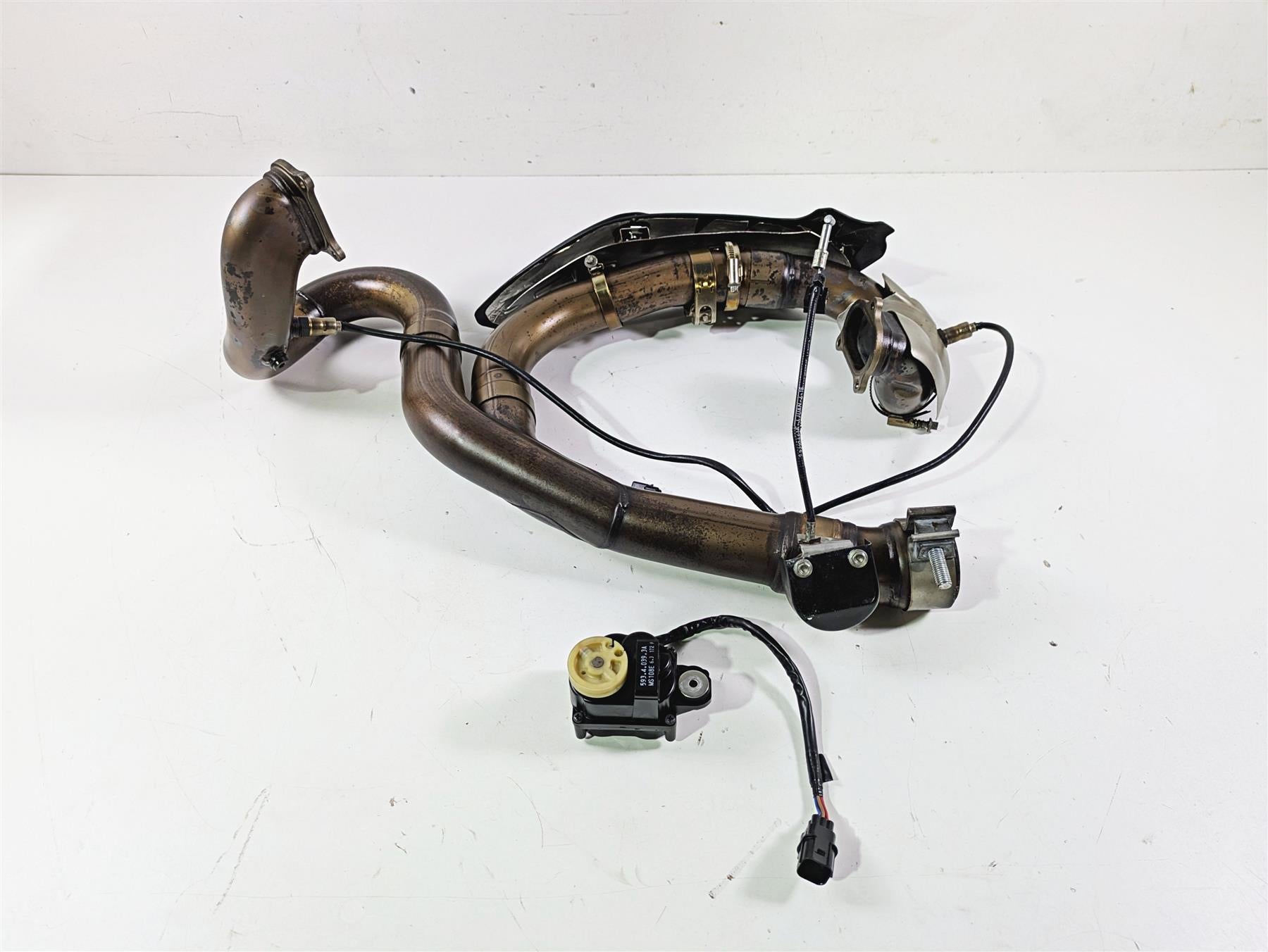 2016 Ducati Monster 1200 S Exhaust Header & Servo Motor 57211632A 59340393A {{ shop.shopifyCountryName }} - Mototech271