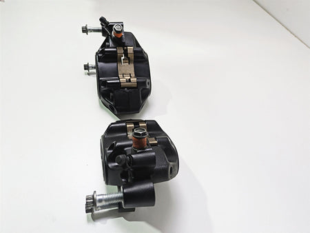 2019 Harley Softail FXDR 114 Front Brake Caliper Set 41300095 41300205 {{ shop.shopifyCountryName }} - Mototech271