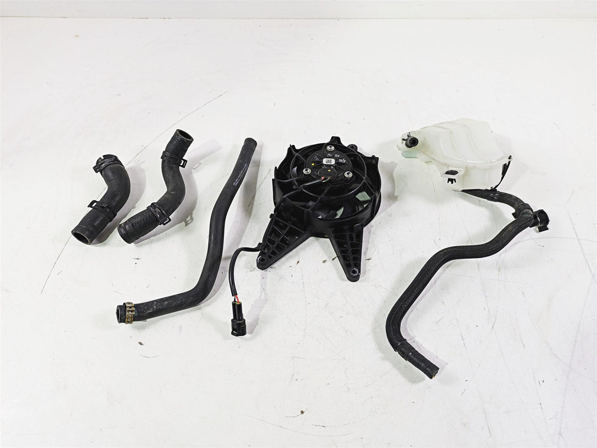 2023 BMW G310R K03 Coolant Fan Reservoir Hoses Set 17429457927 {{ shop.shopifyCountryName }} - Mototech271