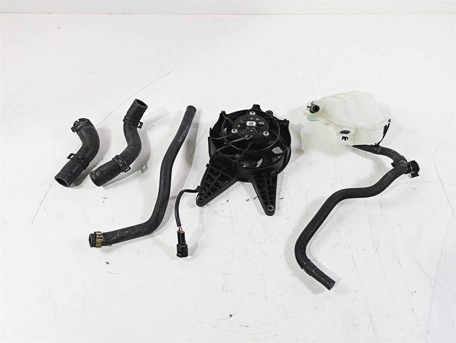 2023 BMW G310R K03 Coolant Fan Reservoir Hoses Set 17429457927 {{ shop.shopifyCountryName }} - Mototech271