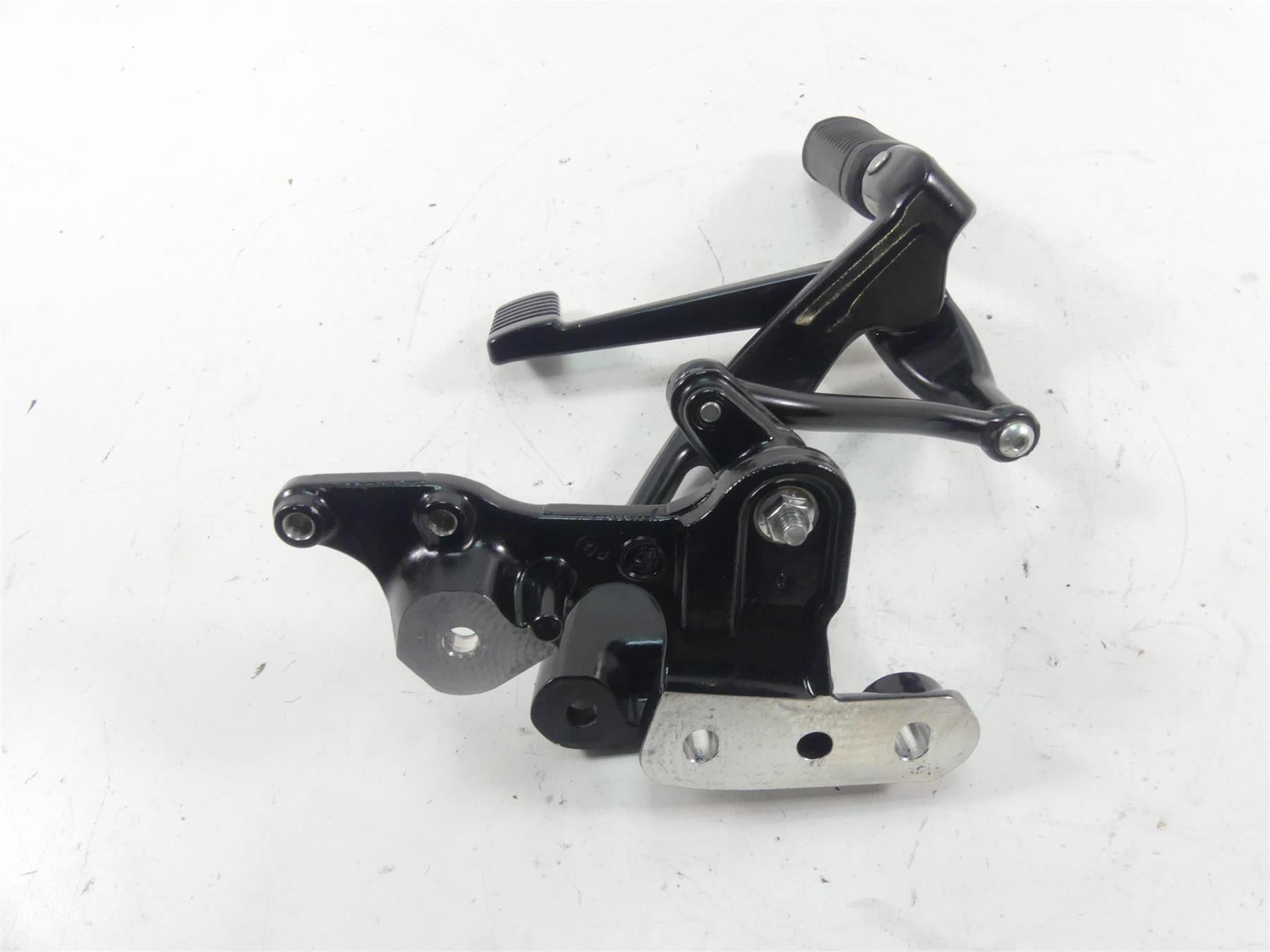 2018 Harley Softail FXBB Street Bob Right Foot Peg & Brake Pedal 50500601 {{ shop.shopifyCountryName }} - Mototech271