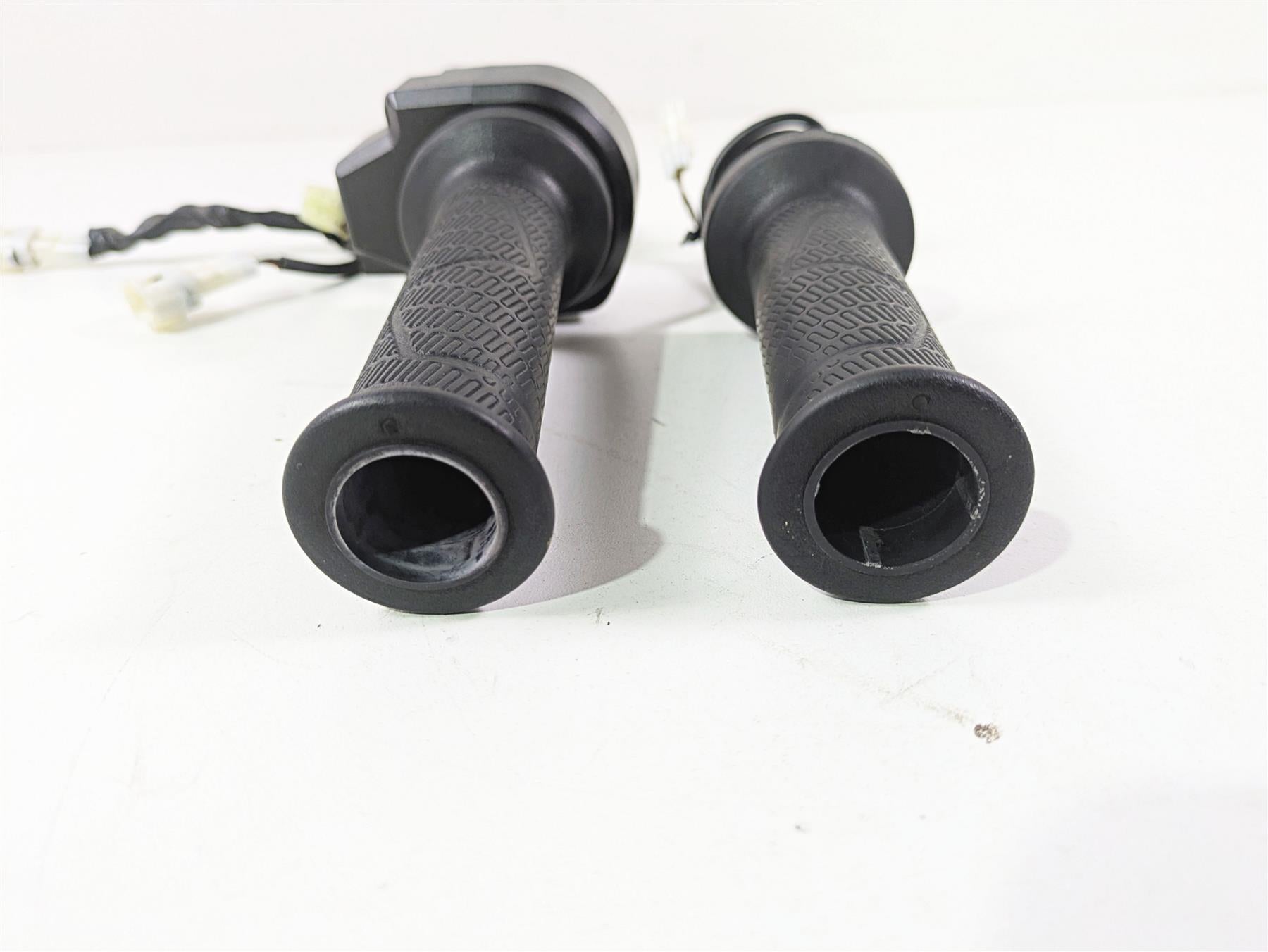 2018 KTM 1290 Super Duke R Ride By Wire E-Throttle Grip Set 60711012000 {{ shop.shopifyCountryName }} - Mototech271