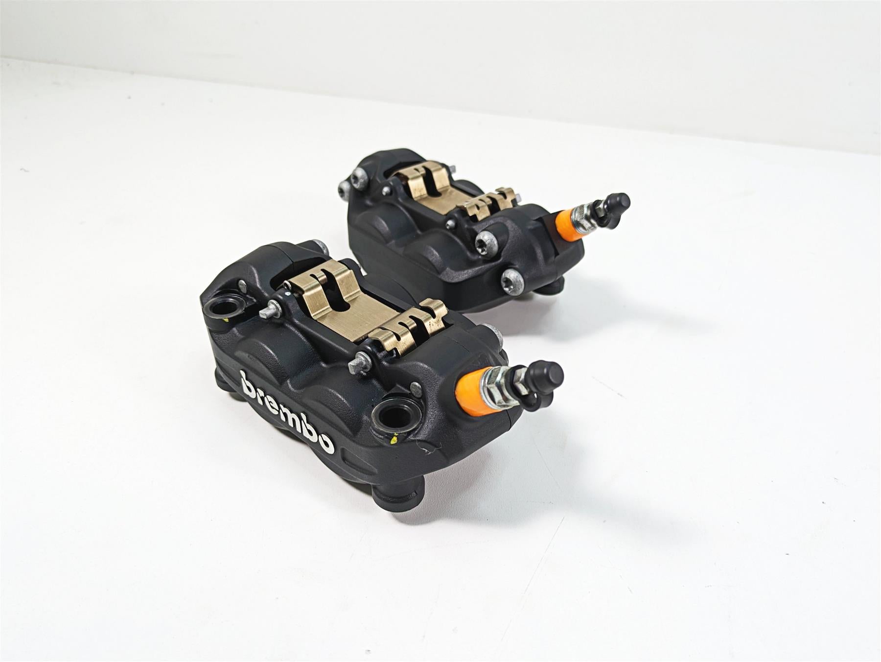 2020 Moto Guzzi V85 TT Adventure Nice Brembo Front Brake Caliper Set 2B005332 {{ shop.shopifyCountryName }} - Mototech271