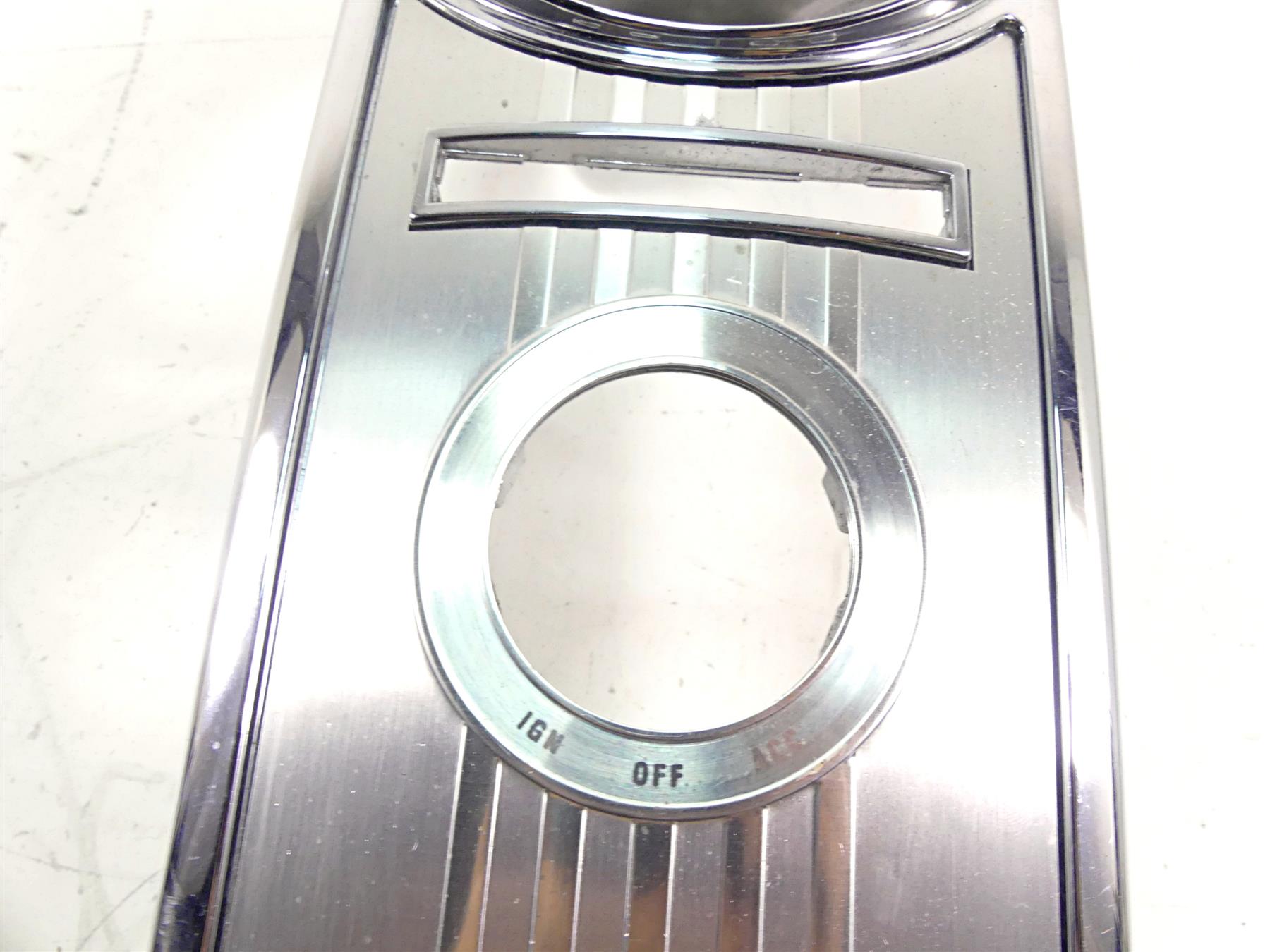 2010 Harley Touring FLHRC Road King Fuel Tank Cover Console Dash 60960-08 {{ shop.shopifyCountryName }} - Mototech271