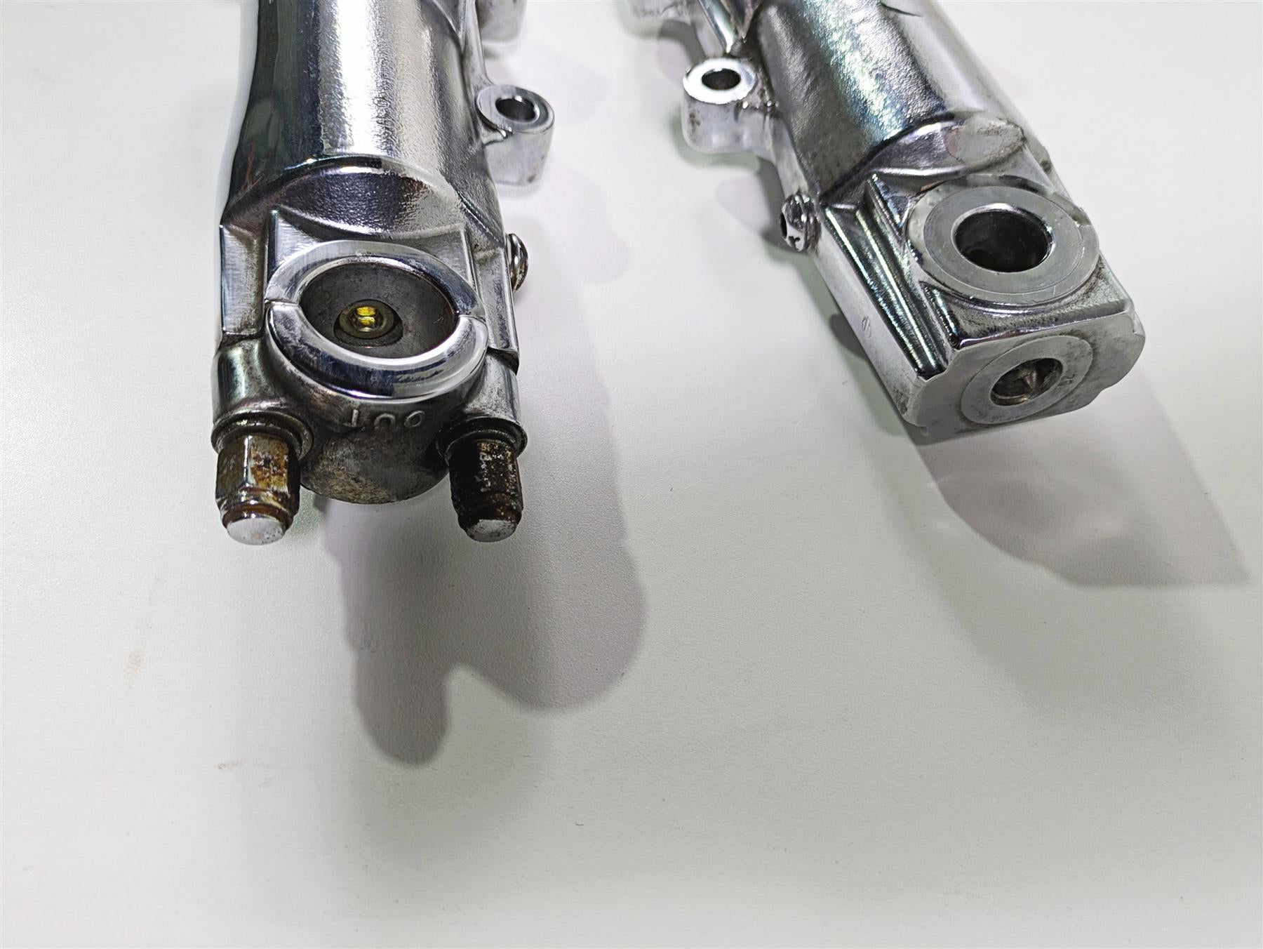 2005 Harley Touring FLHRI Road King Front Fork Legs 46537-02A 46497-02A {{ shop.shopifyCountryName }} - Mototech271