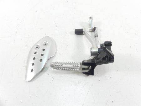 2017 Triumph Thruxton 1200 R Left Front Footpeg Shifter Set T2088079 T2081562 {{ shop.shopifyCountryName }} - Mototech271