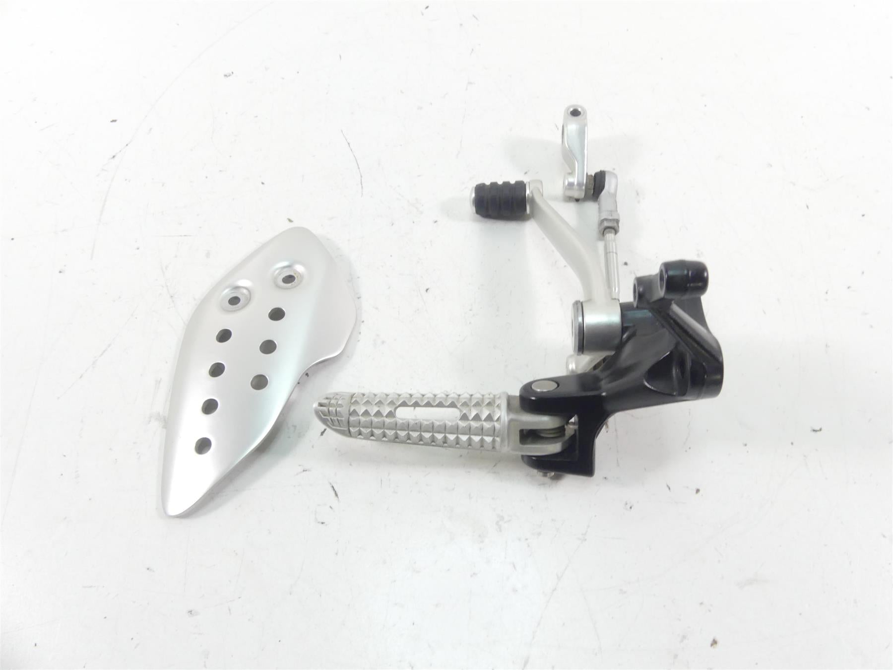 2017 Triumph Thruxton 1200 R Left Front Footpeg Shifter Set T2088079 T2081562 | Mototech271