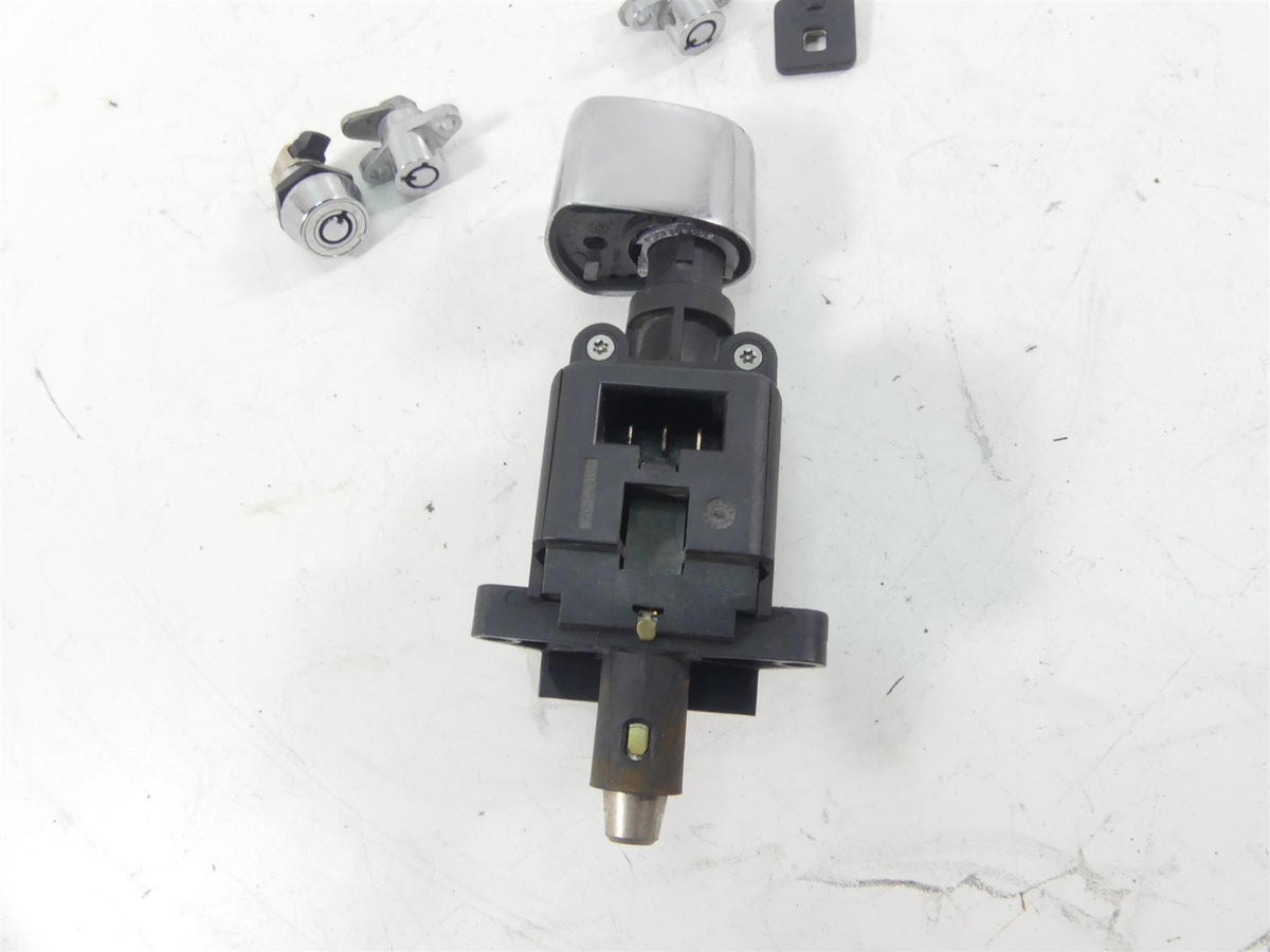 2013 Harley Touring FLTRX Road Glide Ignition Switch Key Lock Set 71572-06 {{ shop.shopifyCountryName }} - Mototech271