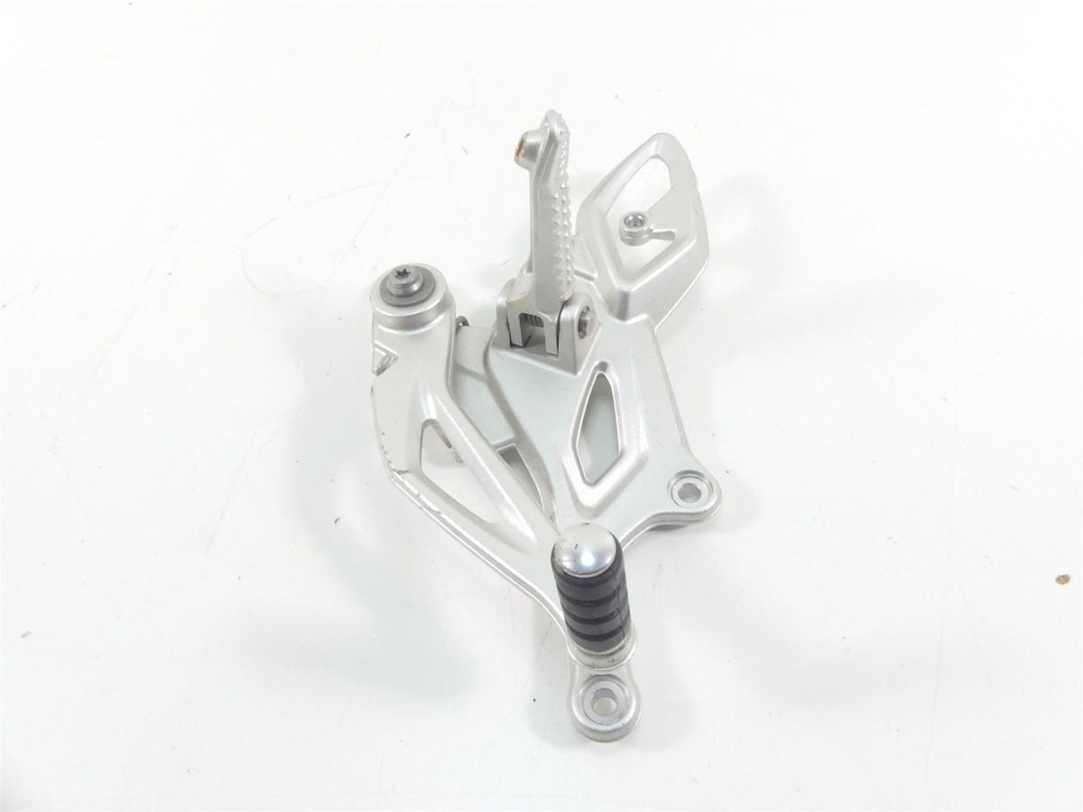 2017 BMW RnineT Racer K32 Right Front Footpeg Foot Peg & Brake Pedal 46718558798 {{ shop.shopifyCountryName }} - Mototech271