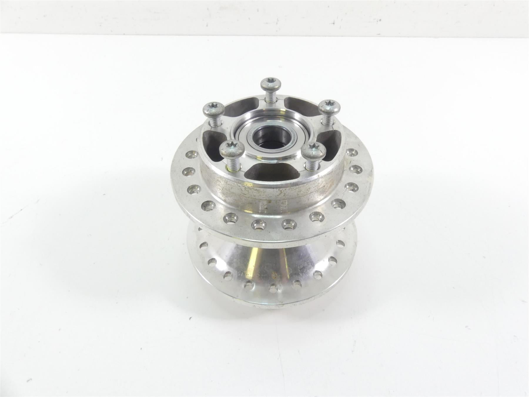 2020 Harley Softail FXBB Street Bob Front Spoke Wheel Hub 43300565 41426-07 {{ shop.shopifyCountryName }} - Mototech271