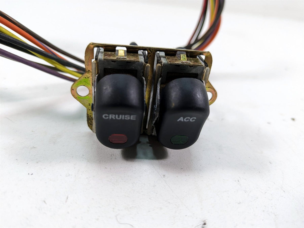 2006 Harley Touring FLHTCUI Electra Glide Auxiliary Switches Set 70279-98 {{ shop.shopifyCountryName }} - Mototech271